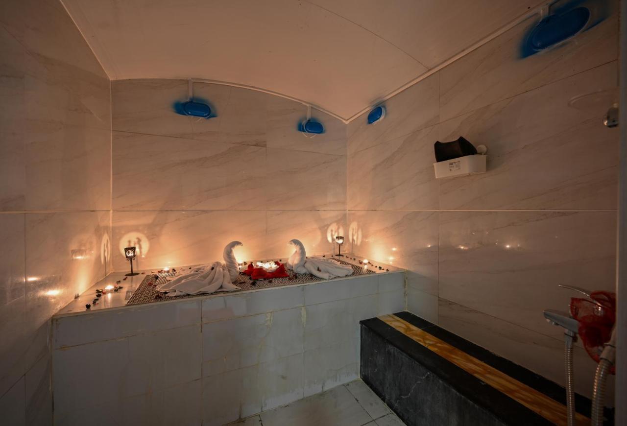 Al Mansour Suites Hotel Doha Bagian luar foto