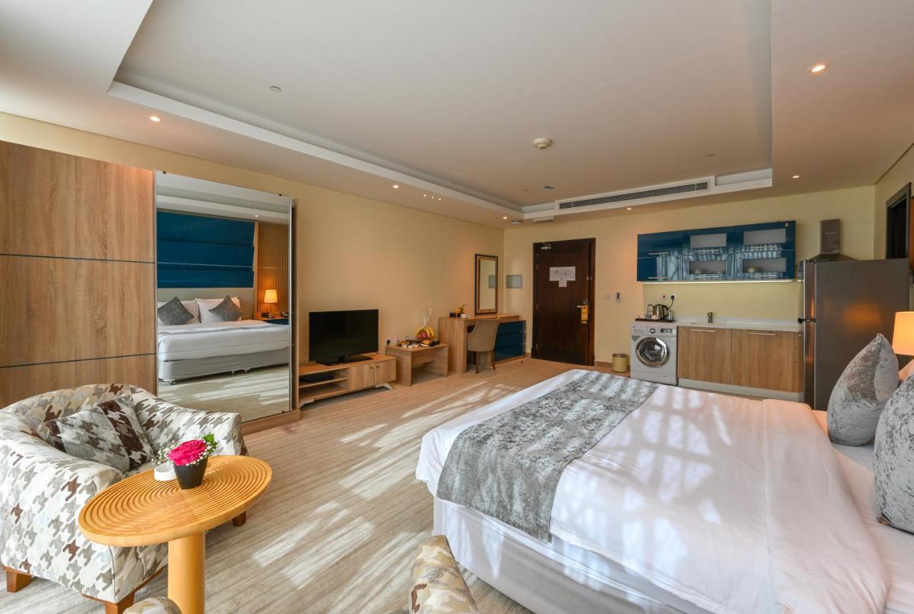 Al Mansour Suites Hotel Doha Bagian luar foto