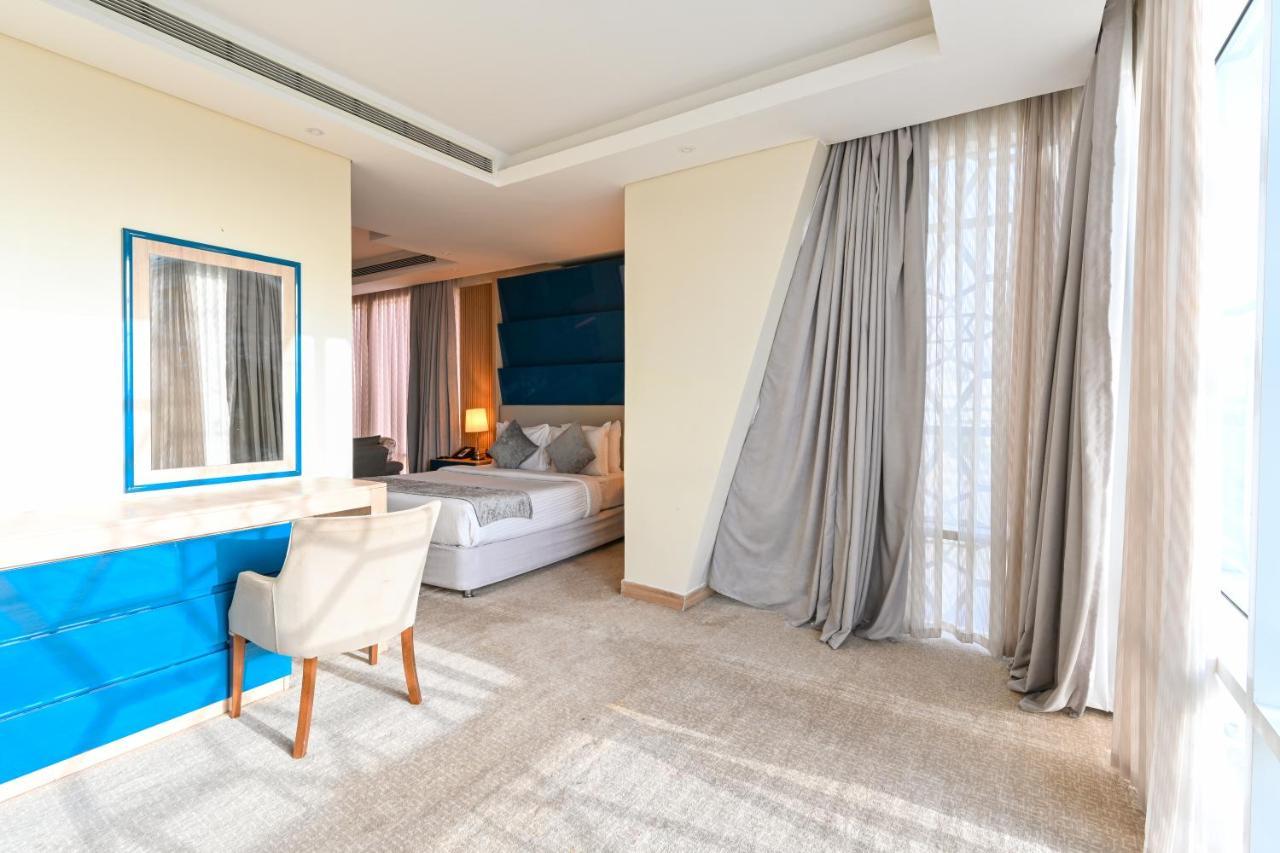 Al Mansour Suites Hotel Doha Bagian luar foto