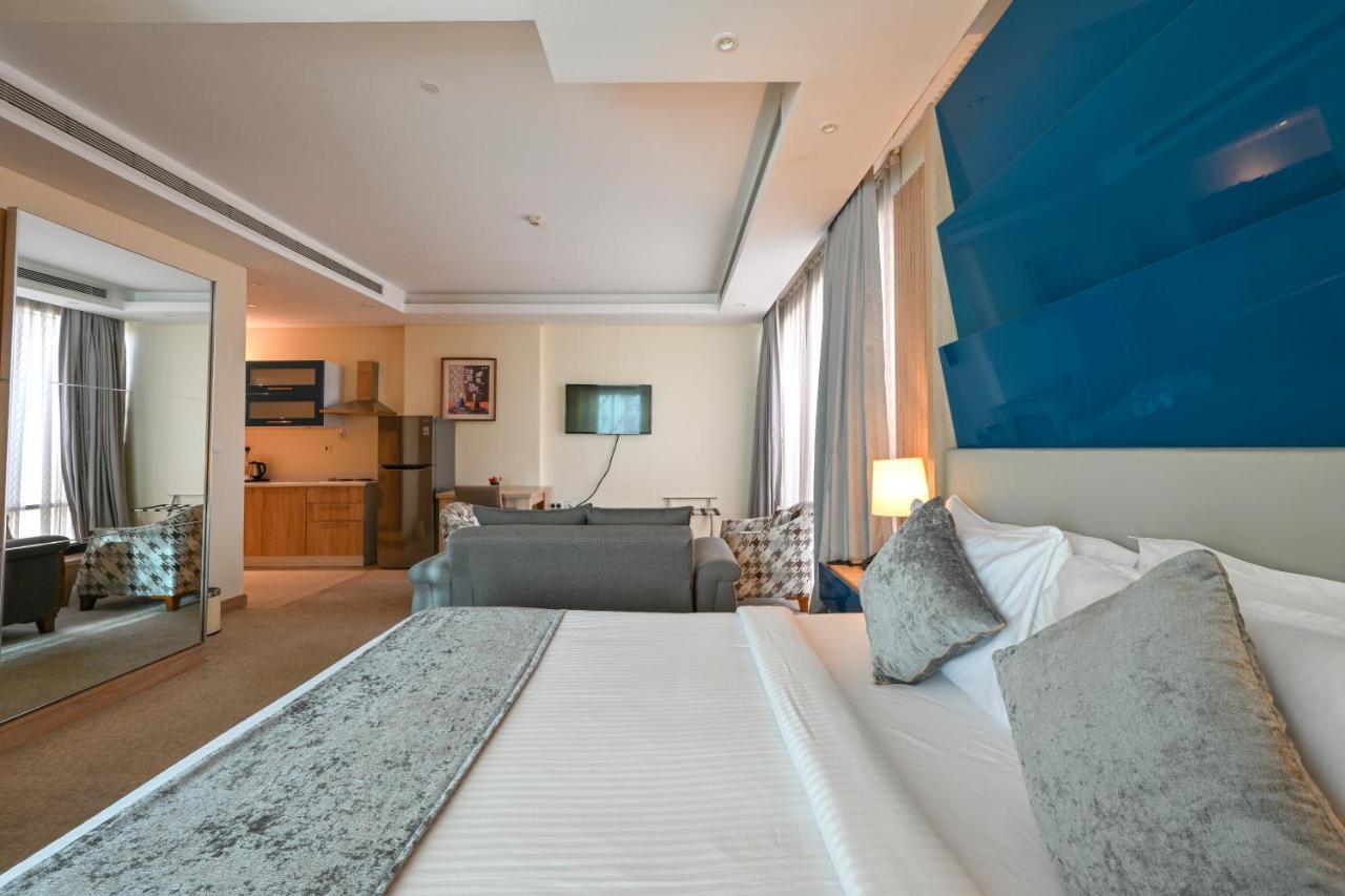 Al Mansour Suites Hotel Doha Bagian luar foto