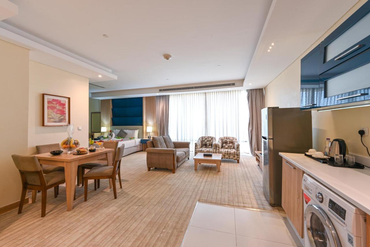 Al Mansour Suites Hotel Doha Bagian luar foto