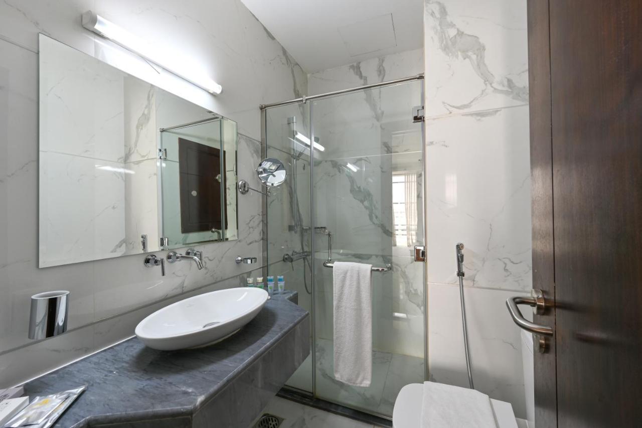 Al Mansour Suites Hotel Doha Bagian luar foto