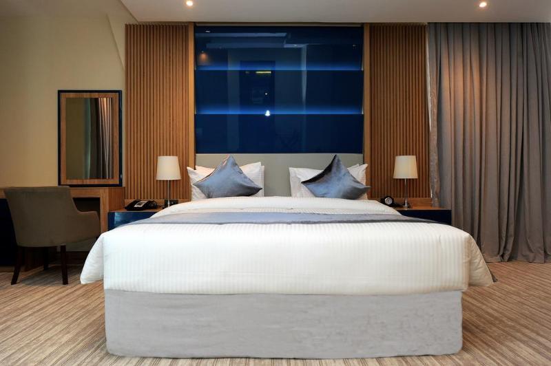Al Mansour Suites Hotel Doha Bagian luar foto